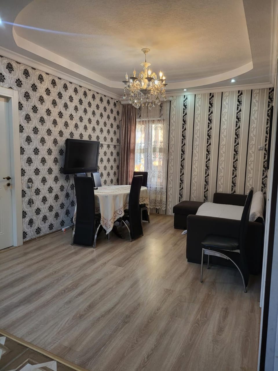 Living room, Seating area, Dining area