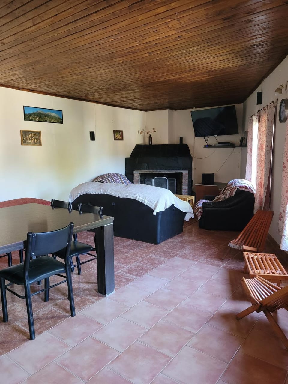 TV and multimedia, Living room, Photo of the whole room, Dining area