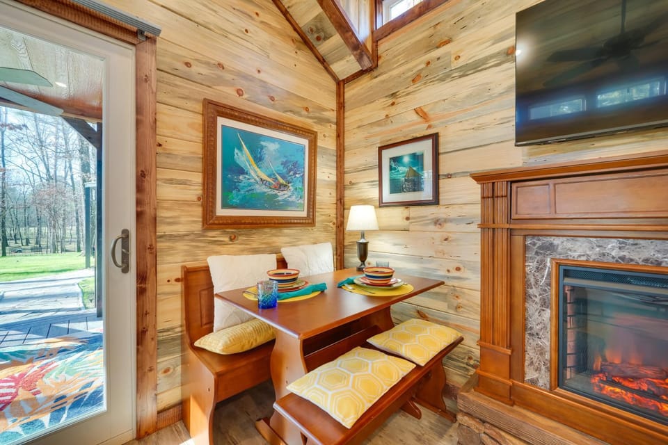 Hook, Line & Sinker Retreat w/ Fire Pit! House in Oklahoma