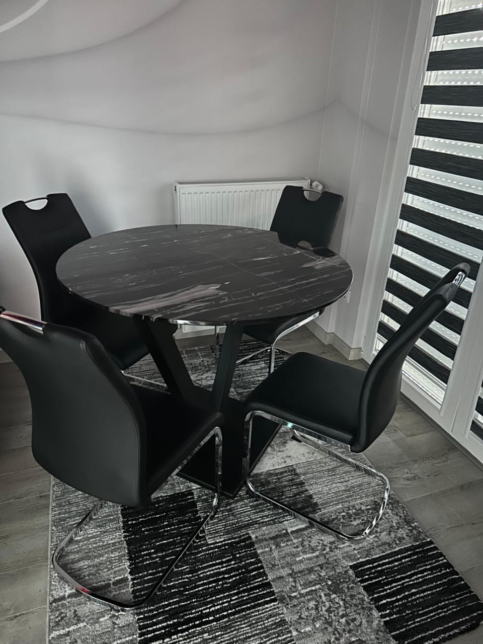 Seating area, Dining area