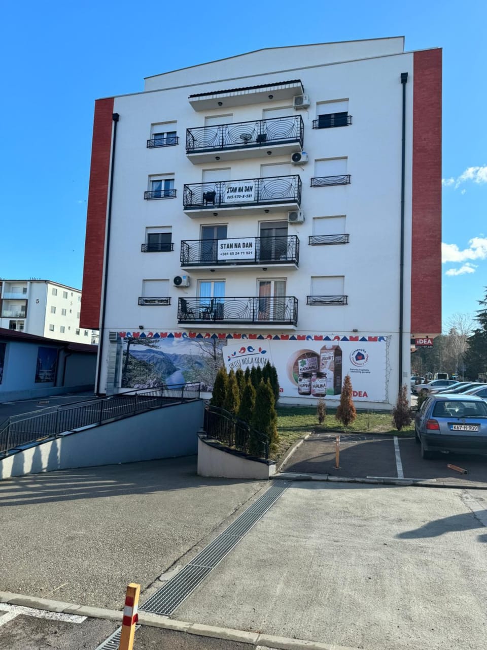 Property building, Parking