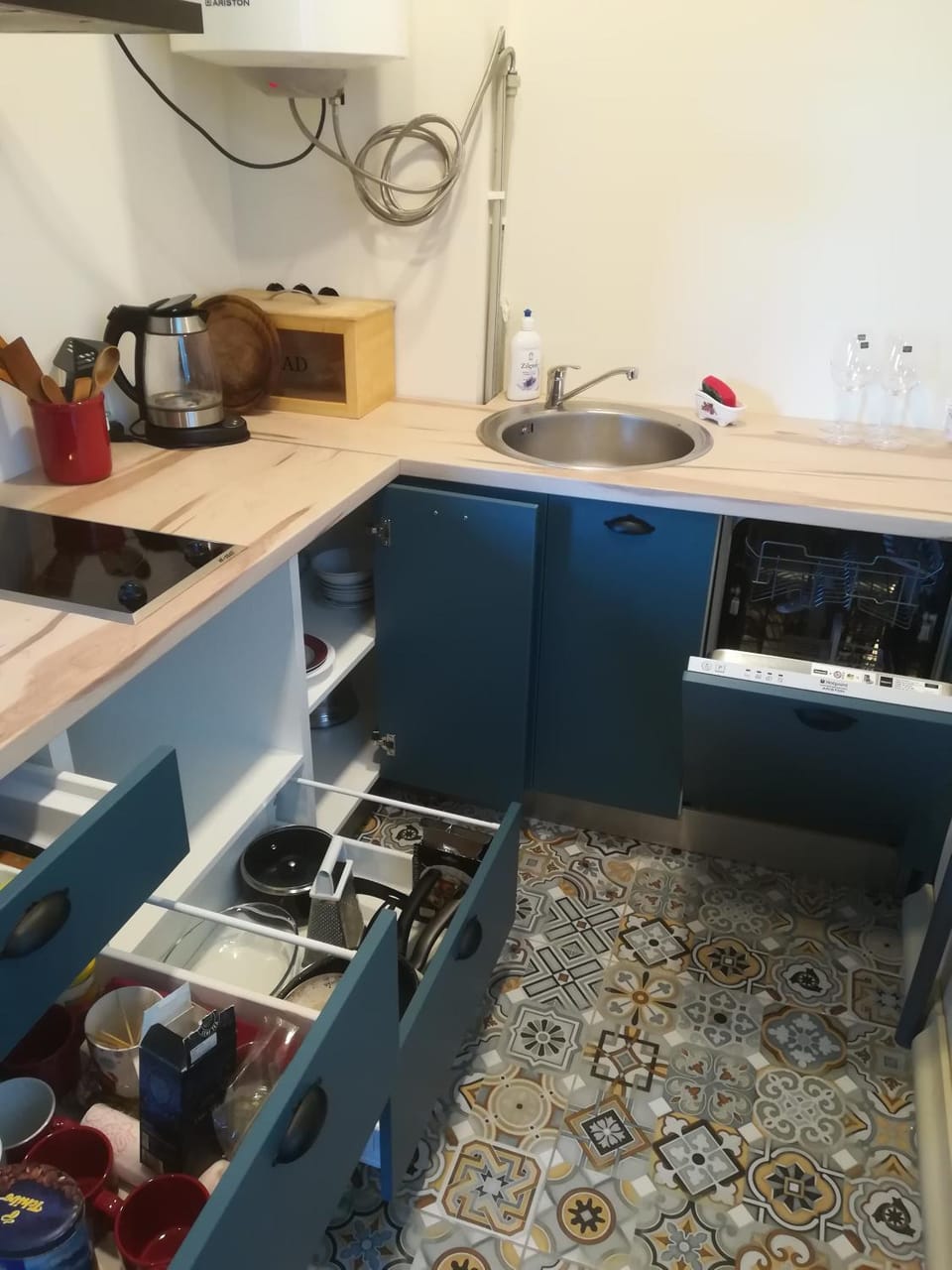 Kitchen or kitchenette