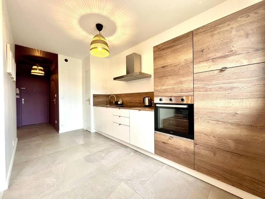 Coffee/tea facilities, Kitchen or kitchenette, minibar, pet friendly, stove