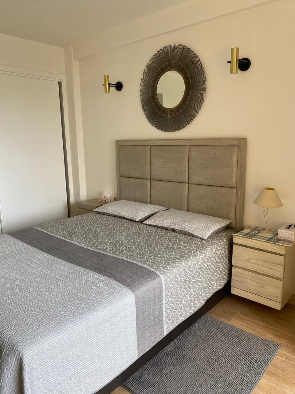 Photo of the whole room, Bedroom