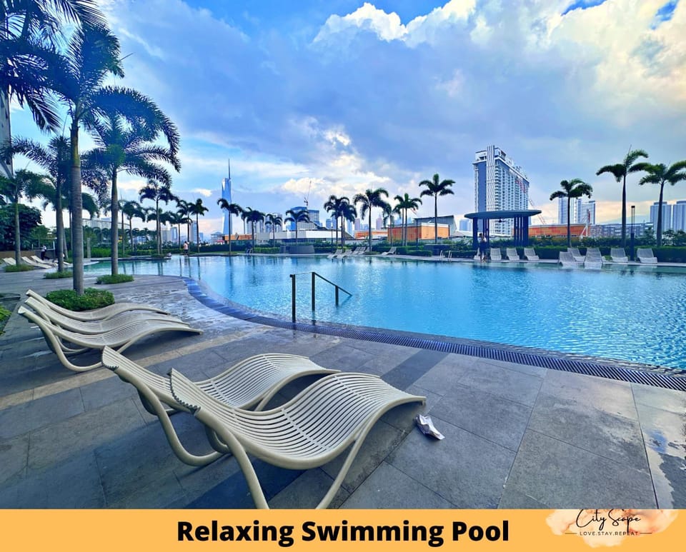 Pool view, Swimming pool, sunbed