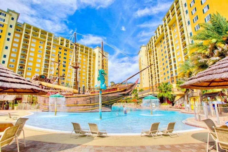Pool view, Swimming pool