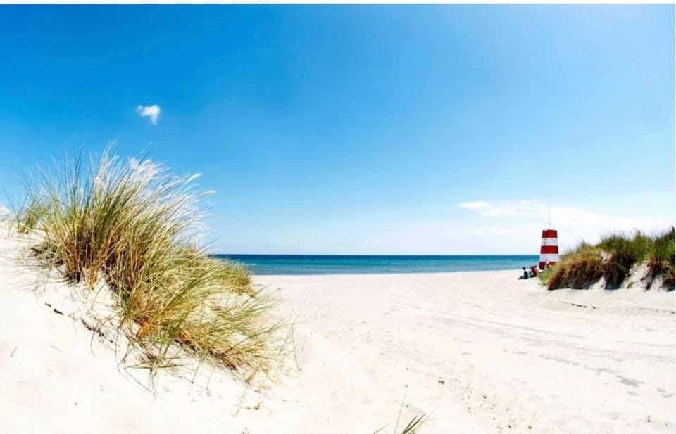 Lækkert sommerhus i gåafstand til by og strand House in Væggerløse