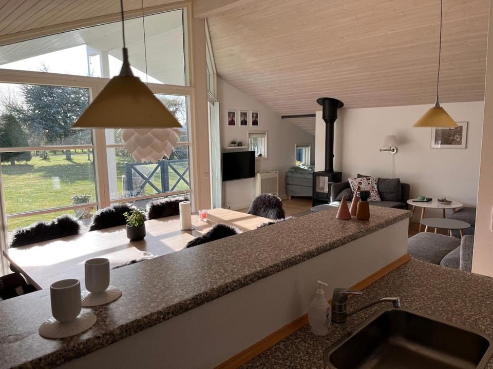 Lækkert sommerhus i gåafstand til by og strand House in Væggerløse
