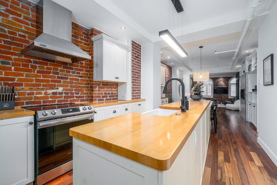 Kitchen or kitchenette, pet friendly