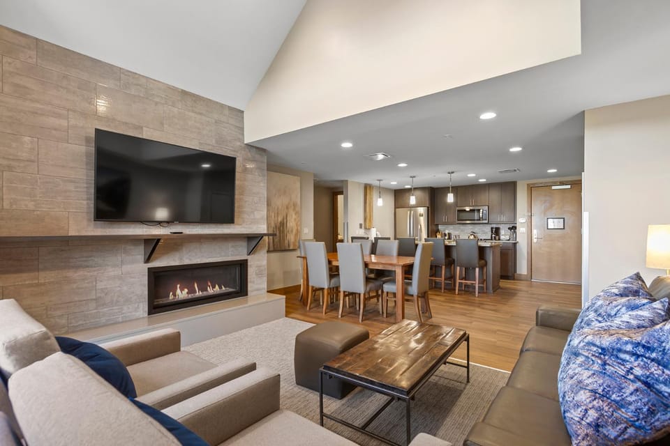 Grand Colorado on Peak 8 - 2 bedroom ski-in/ski-out Apartment in Breckenridge