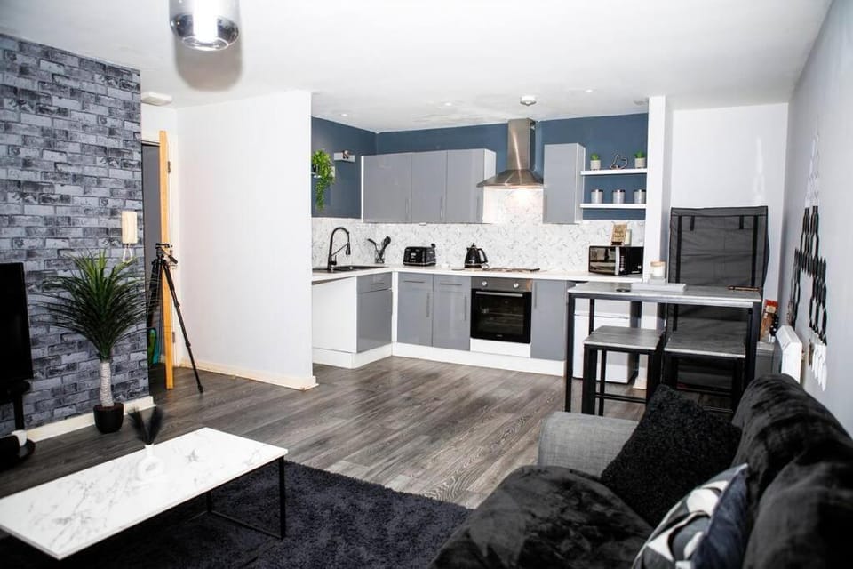 Kitchen or kitchenette, Dining area, minibar, pet friendly, stove