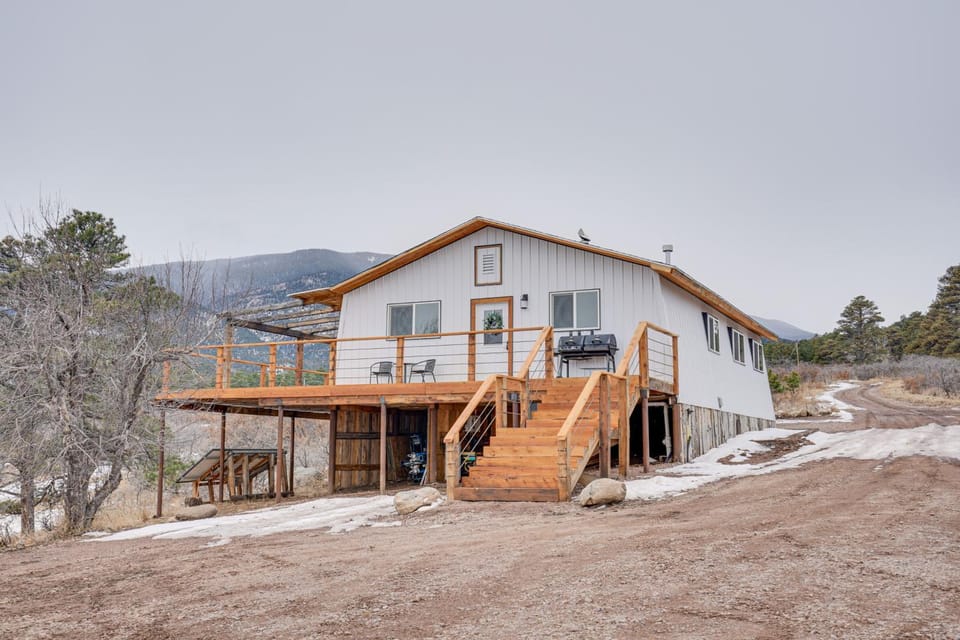 Idyllic Rye Cabin: Deck w/ Mountain Views! Cabin in Colorado
