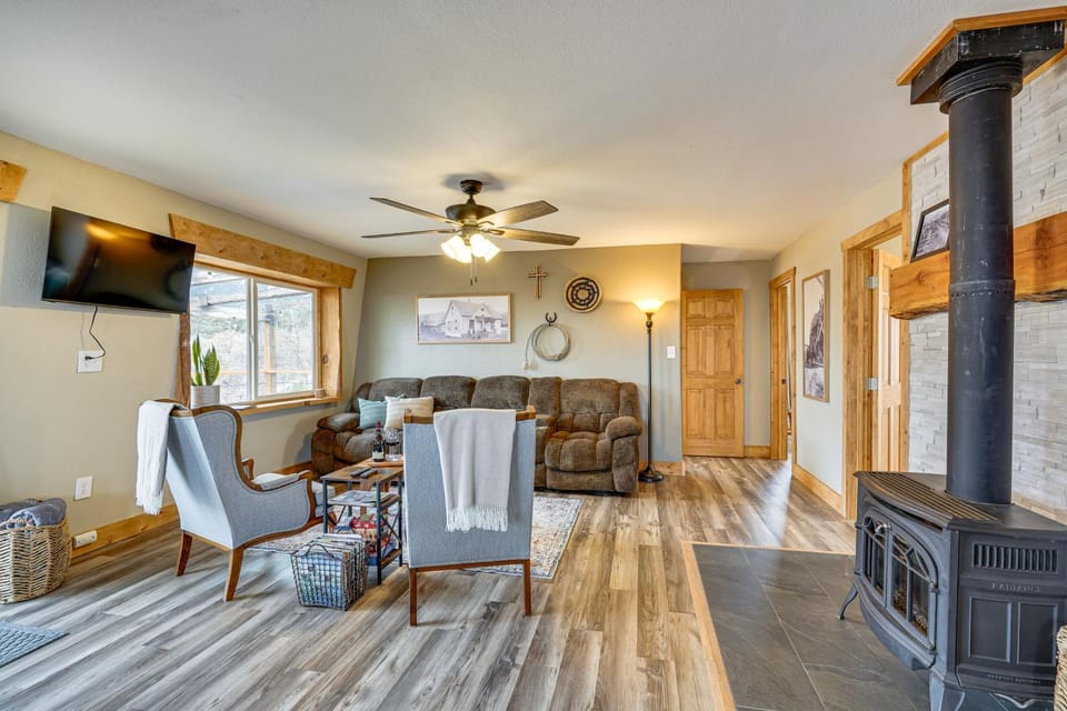 Idyllic Rye Cabin: Deck w/ Mountain Views! Cabin in Colorado