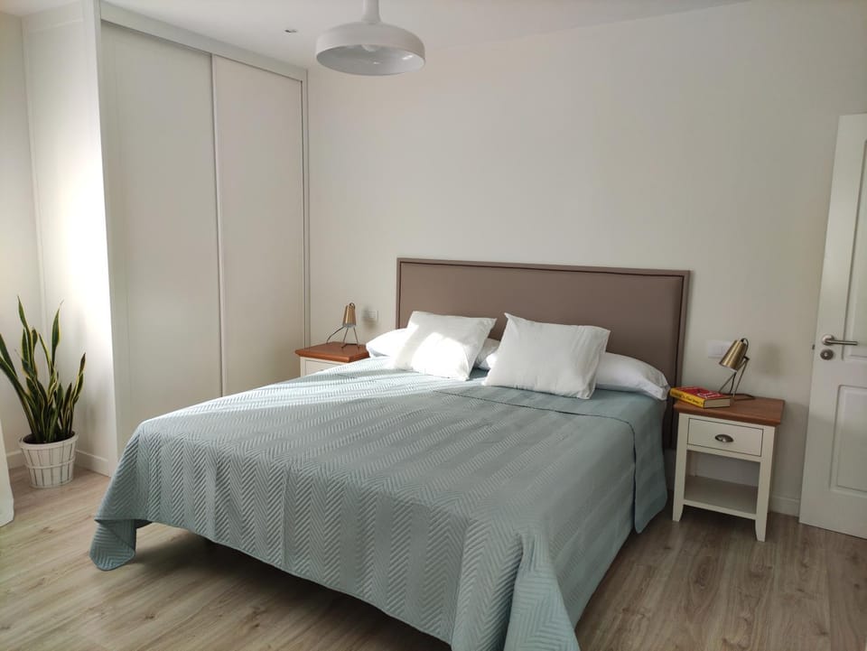 Bed, Bedroom, wardrobe