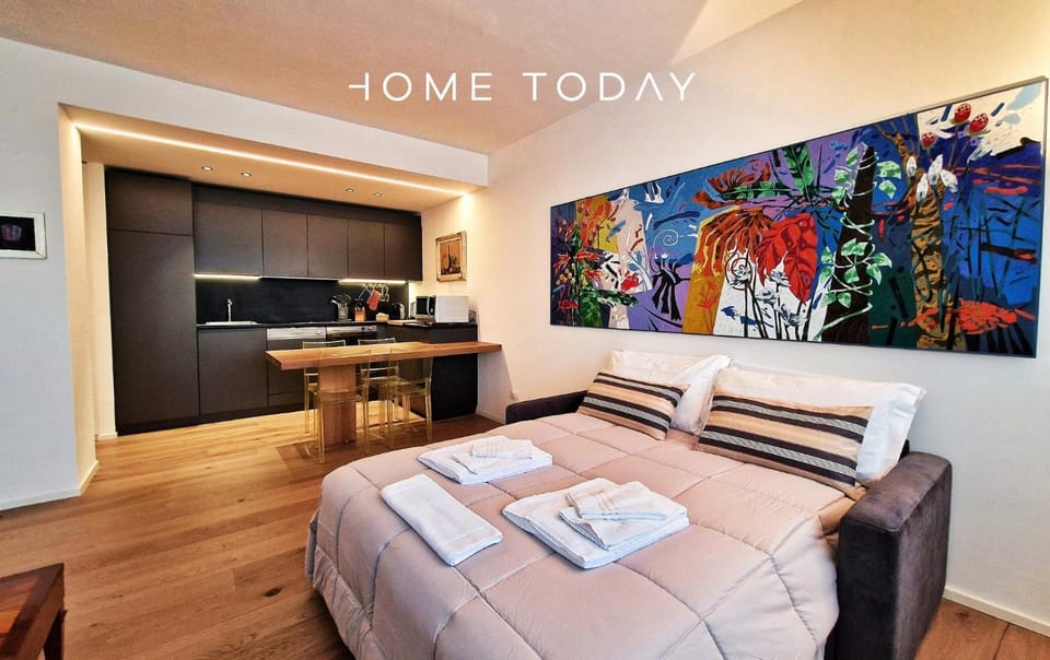 Bed, Kitchen or kitchenette, Living room, Seating area, Dining area, stove, towels