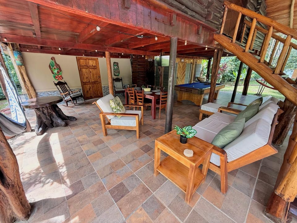 Patio, Seating area