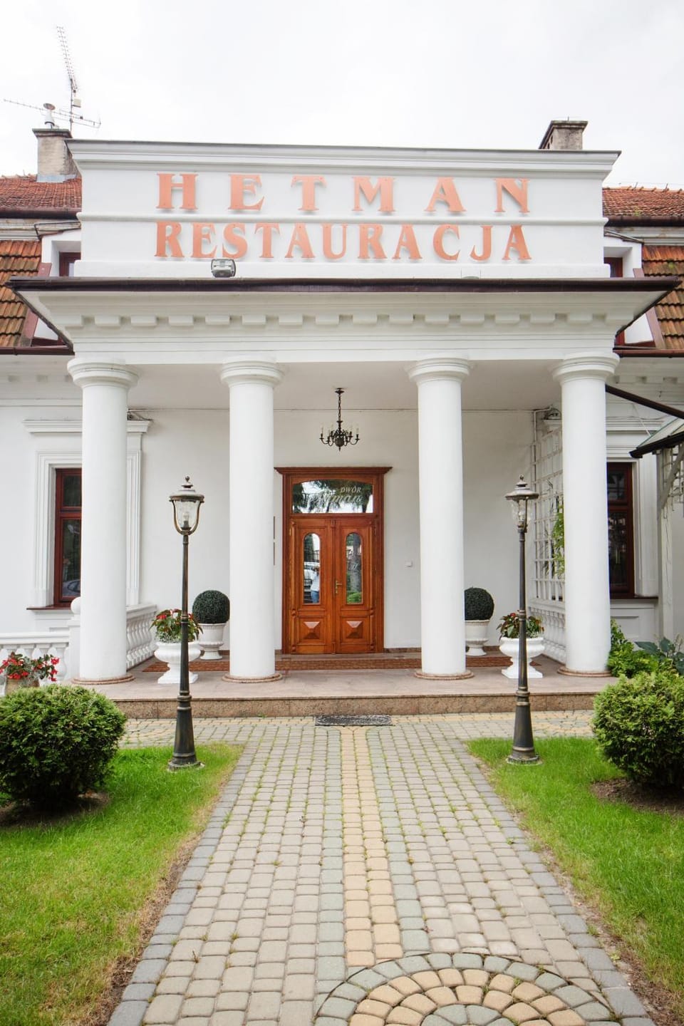 Property building, Facade/entrance, Day