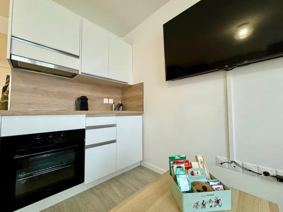 TV and multimedia, Coffee/tea facilities, Kitchen or kitchenette, minibar, pet friendly, toaster, toaster