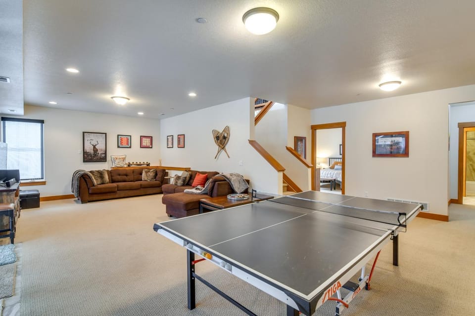 Family Home w/ Hot Tub: 6 Mi to Winter Park Resort House in Fraser