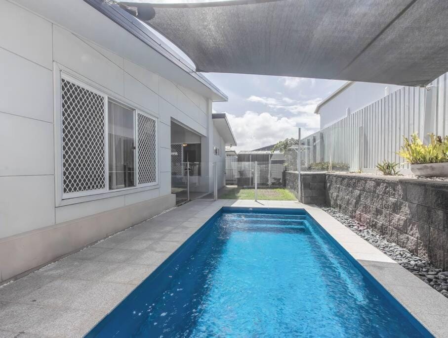 Coastal Casuarina Bliss House in Tweed Heads