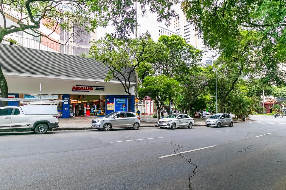 Quarto próximo da Savassi, wi-fi 500 megas Apartment in Belo Horizonte