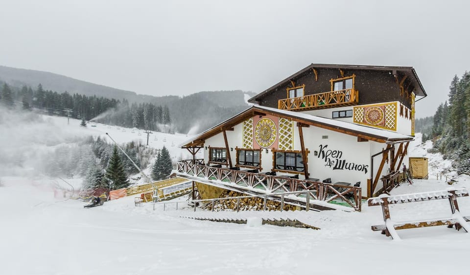 Property building, Facade/entrance, Winter, Mountain view