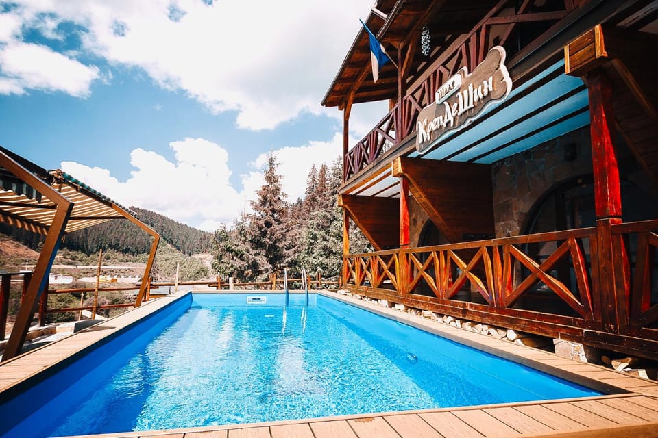 Swimming pool, Swimming pool