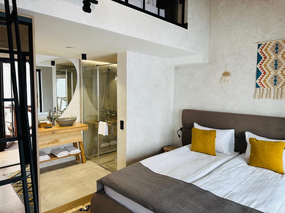 Bed, View (from property/room), Family
