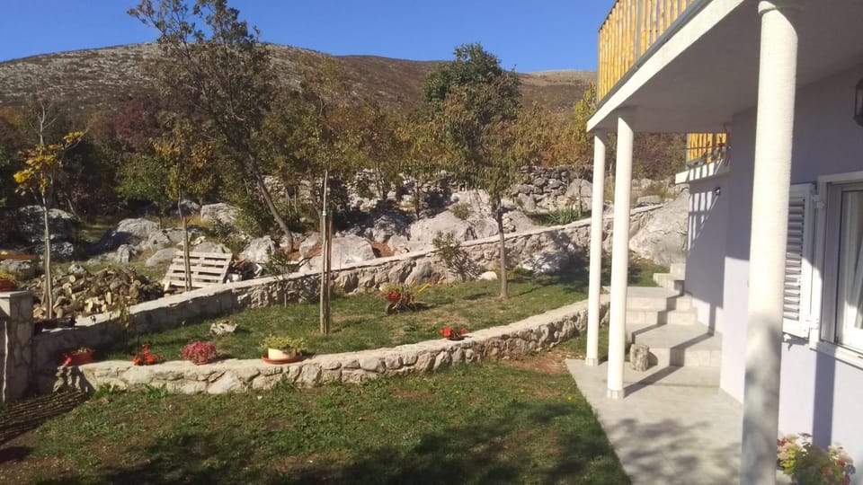Location, children, Family