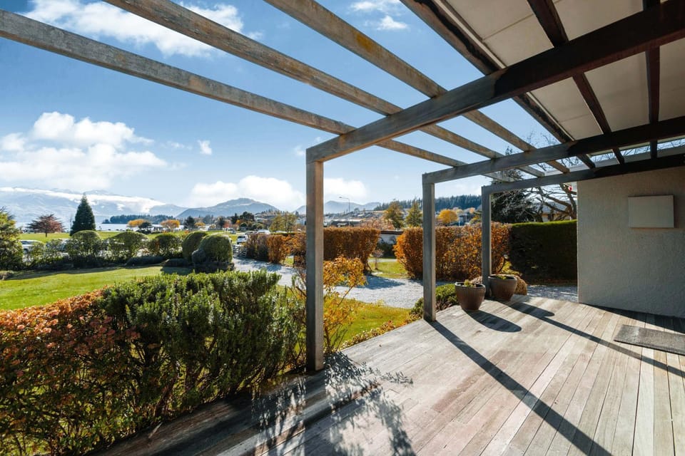 Property building, Garden, Garden view, Lake view, Mountain view, Parking