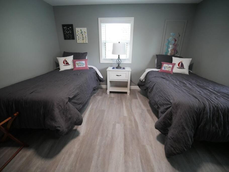 The Red Haven at Conneaut Lake Apartment in Lake Erie