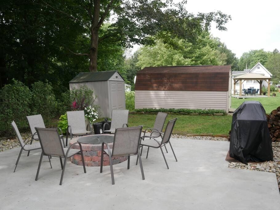 The Red Haven at Conneaut Lake Apartment in Lake Erie