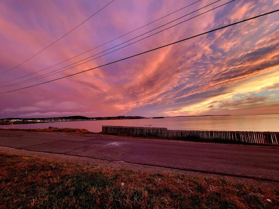 2 Bedroom 2 Bathroom Oceanfront Oasis House in Bonavista