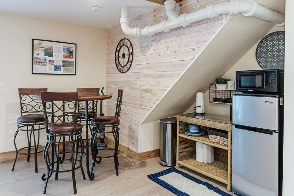 Palm Studio Apartment near Lake Hollingworth House in Lakeland