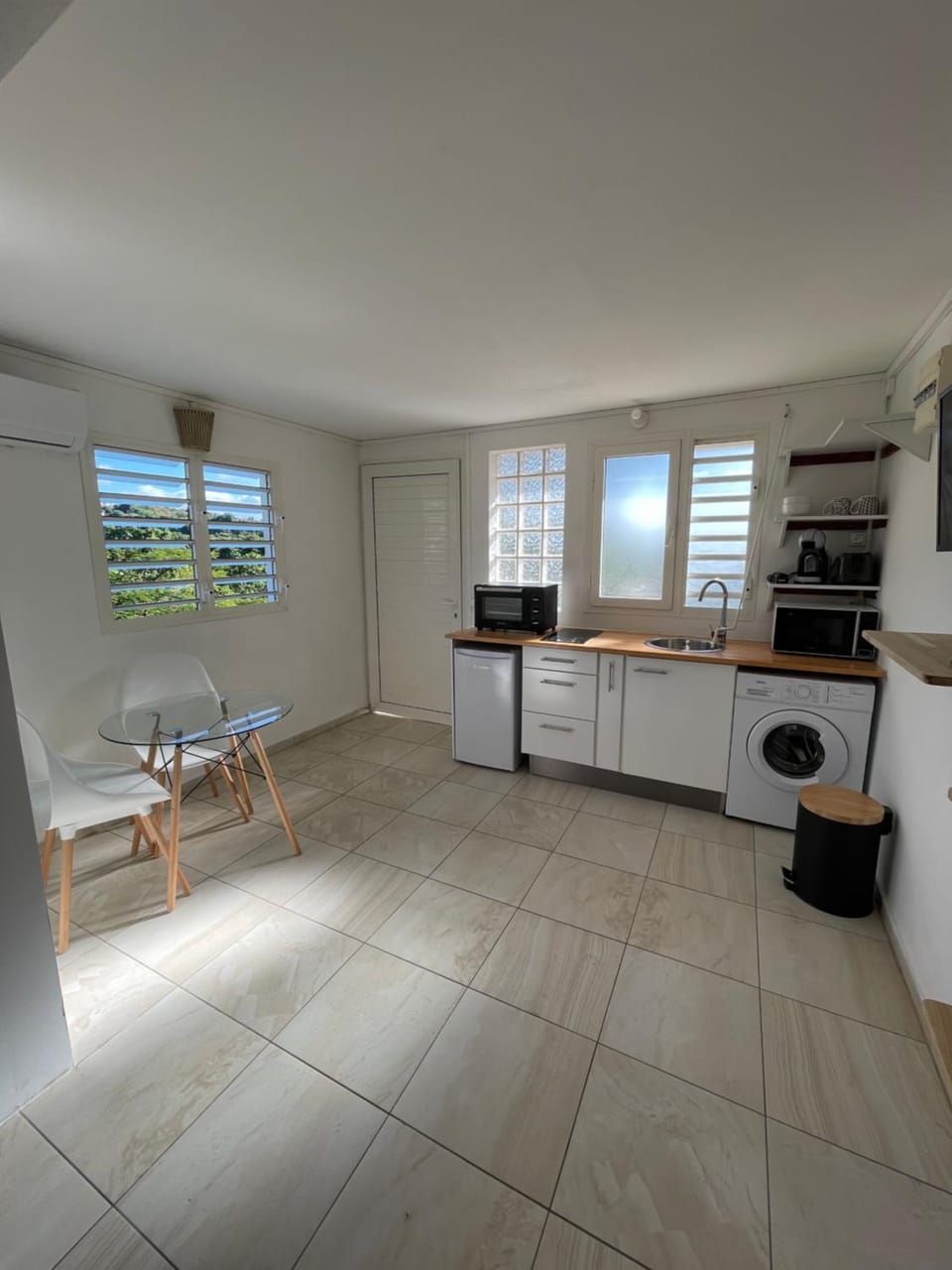 Tropic Valley Lodge Apartment in Leeward Islands