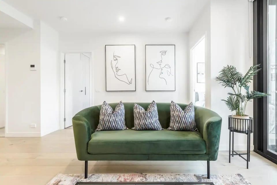Tranquil Apt Major Hospital Precinct w Parking Apartment in Melbourne