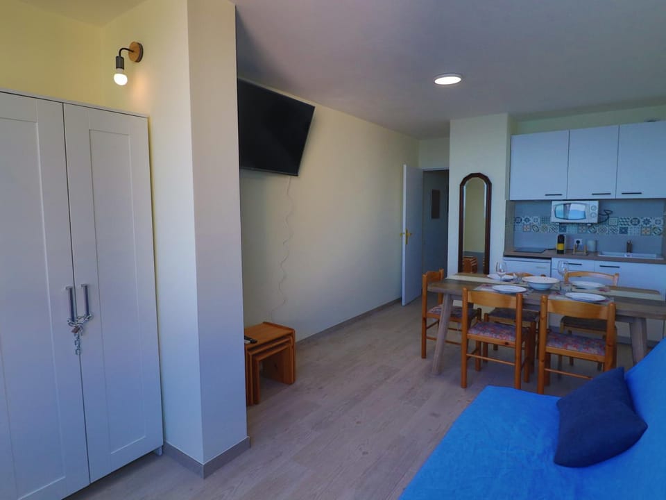 Proche Centre Ville - T2 Rénové 30m² avec Piscine et WIFI - FR-1-472A-296 Apartment in Occitanie