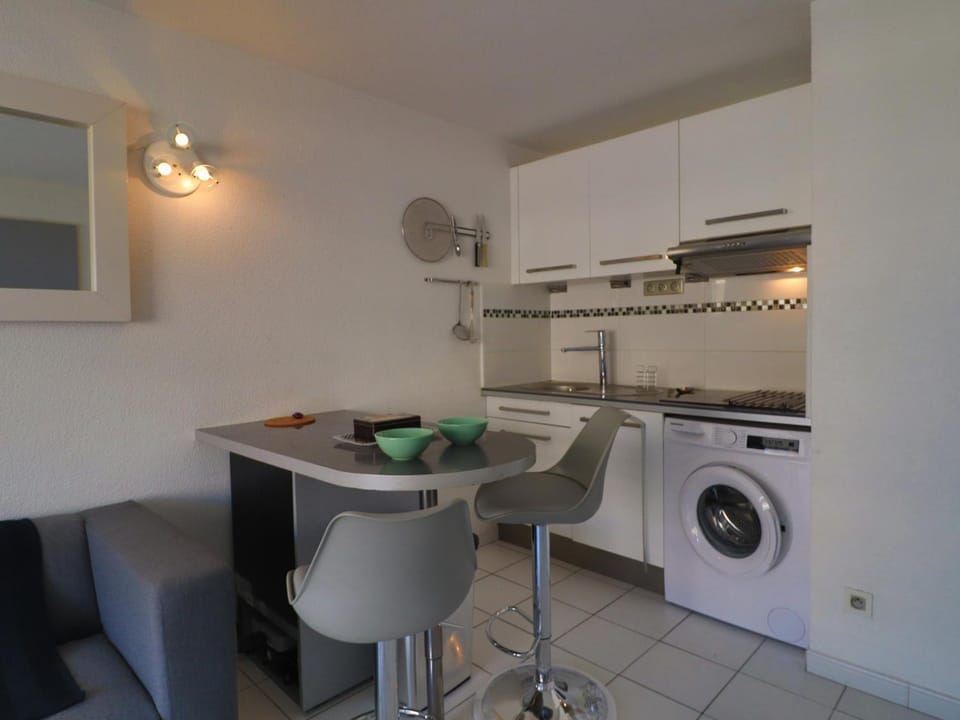 Trés agréable T2 cabine tout rénové avec vue mer - classé 2 - FR-1-472A-295 Cabin in Occitanie