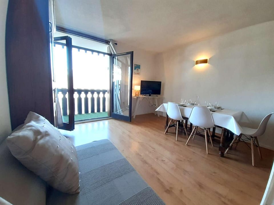 Studio cosy 4 pers avec balcon et kitchenette au Pla d'Adet - FR-1-457-339 Apartment in Saint-Lary-Soulan