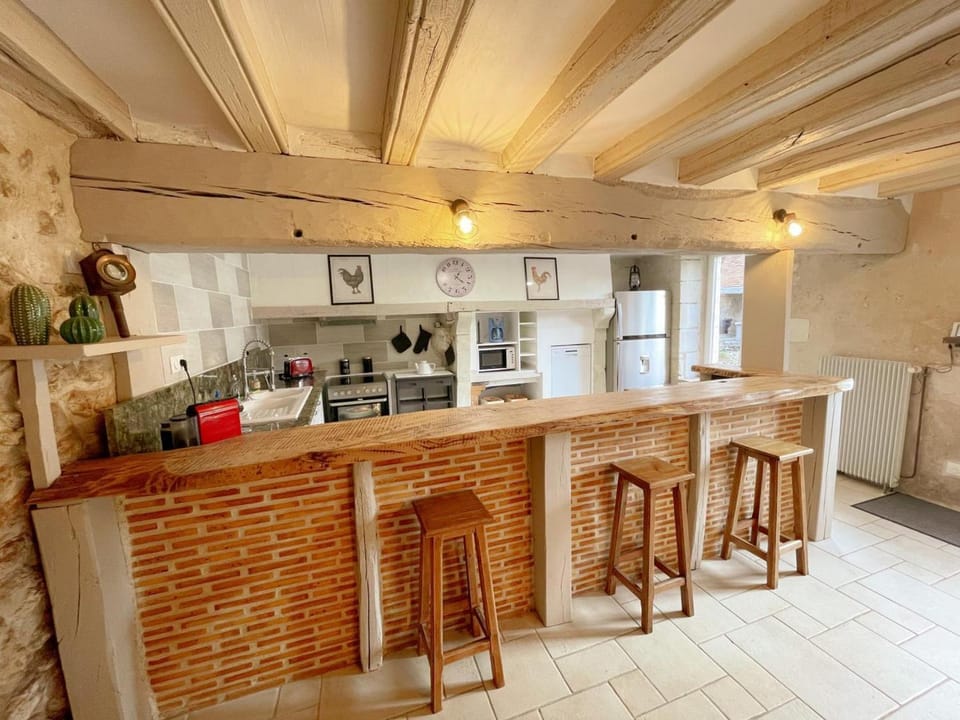 Gîte de charme avec piscine chauffée, salle de jeux, et salle de fitness proche du lac de Rillé - FR-1-381-563 House in Centre-Val de Loire