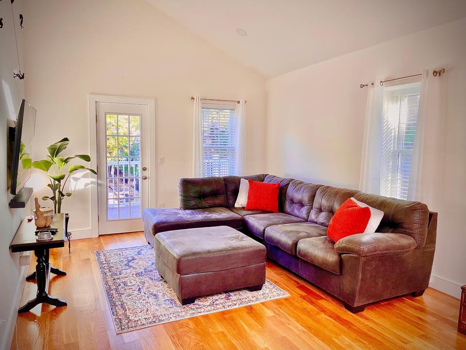 Communal lounge/ TV room, TV and multimedia, Living room, Entertainment