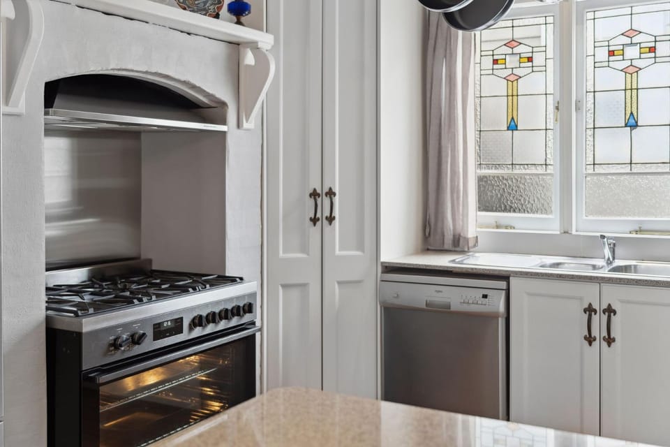 Trefusis Cottage House in Blackheath