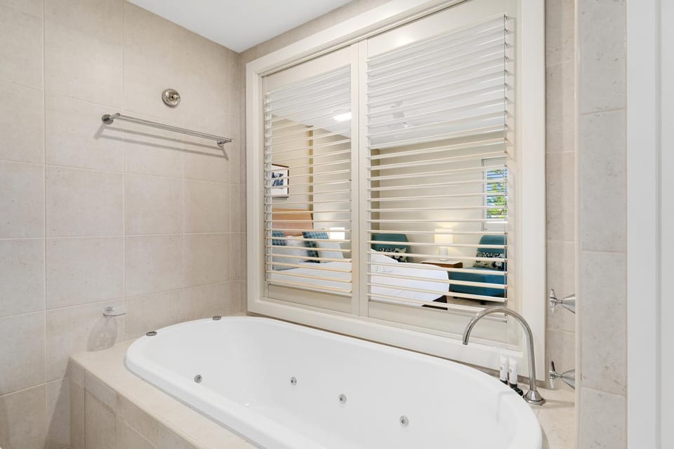Bathroom, Bath