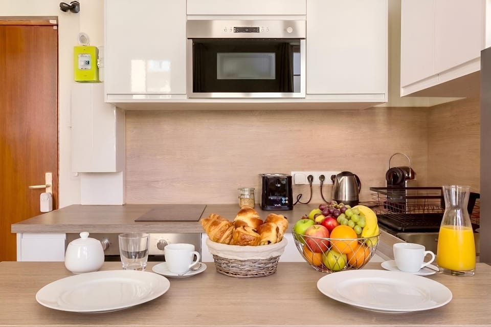 Coffee/tea facilities, Food and drinks, Food, Breakfast, toaster