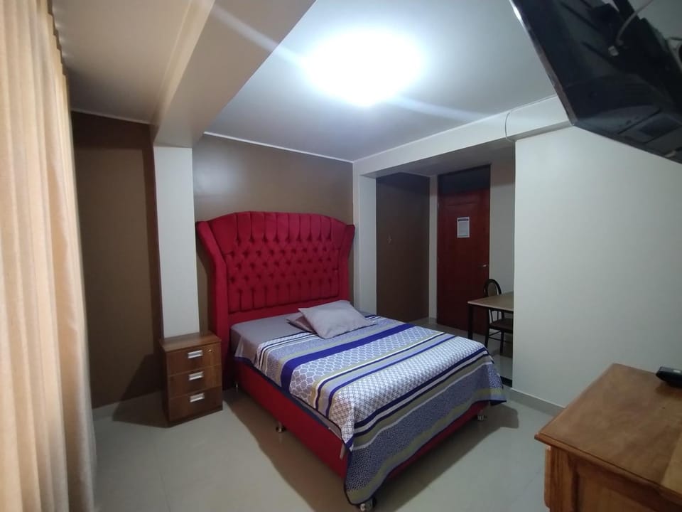 TV and multimedia, Photo of the whole room, Bedroom
