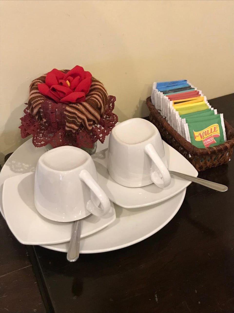 Coffee/tea facilities, Decorative detail