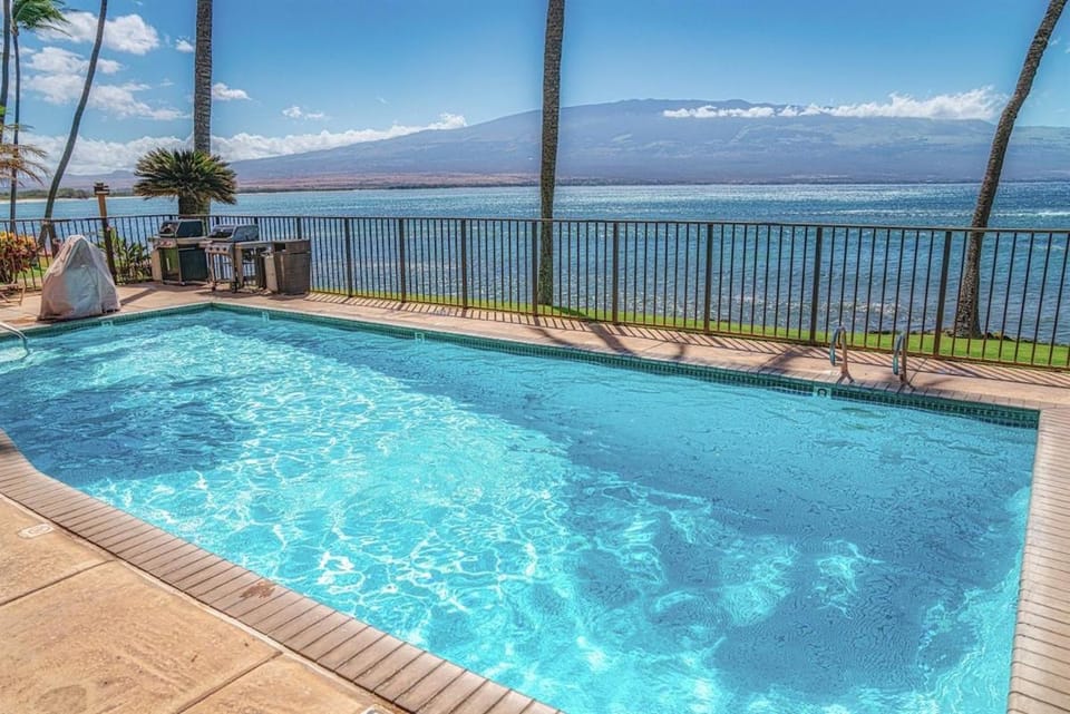 Oceanfront Oasis – Renovated Summer of 2023 House in Maalaea
