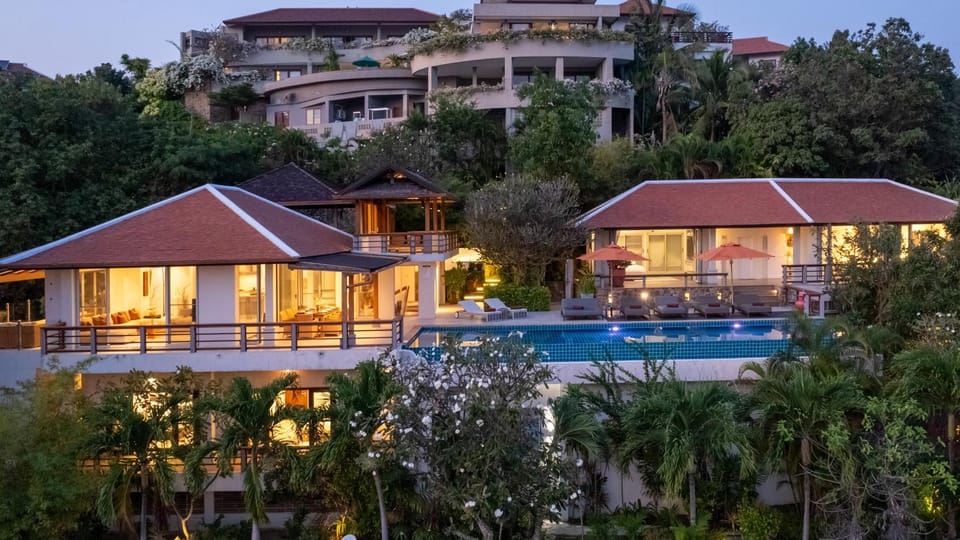 Property building, Pool view