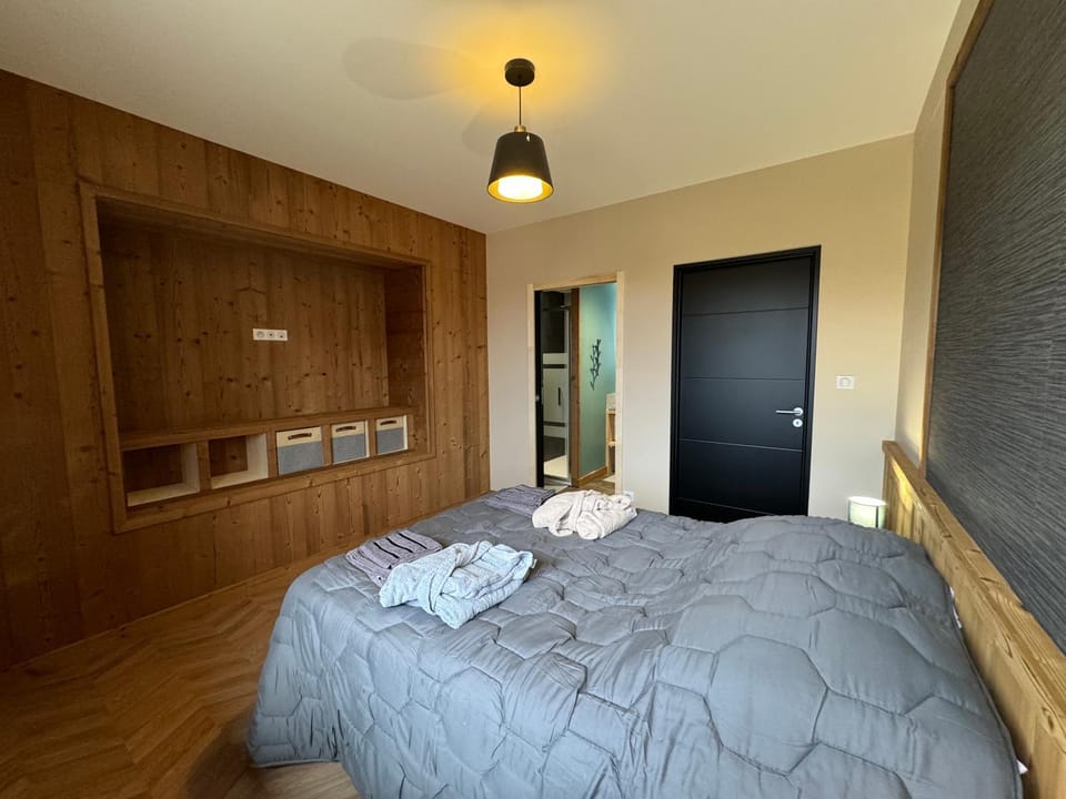 Appartement avec terrasse et SPA Apartment in Auvergne-Rhône-Alpes