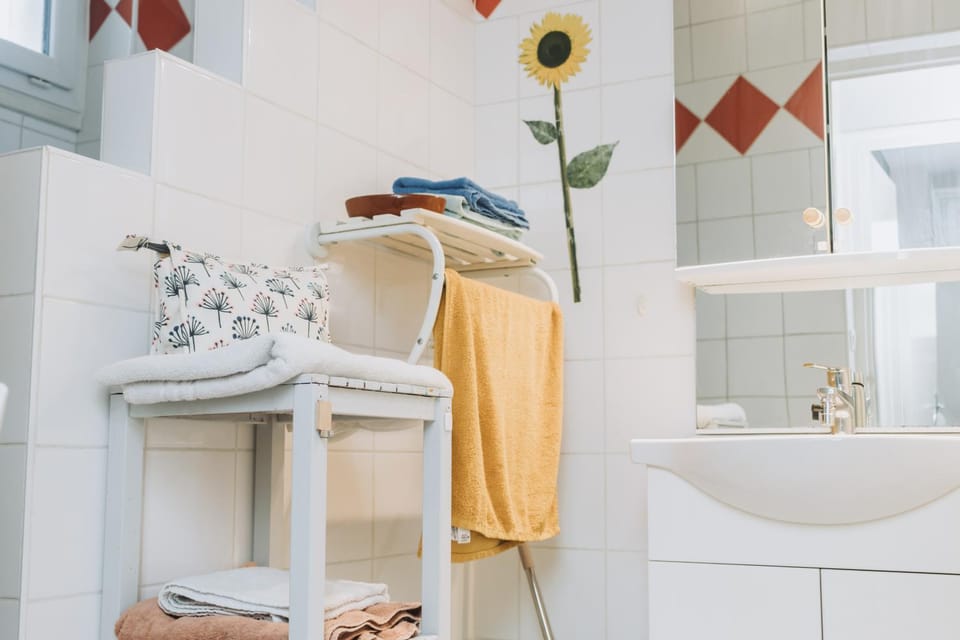 Bathroom, towels